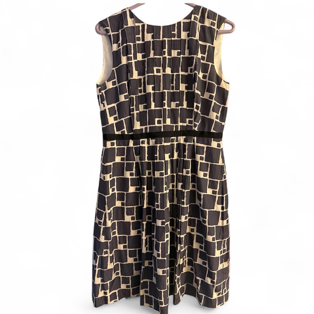 Silk and cotton Banana Republic dress with an abstract pattern.